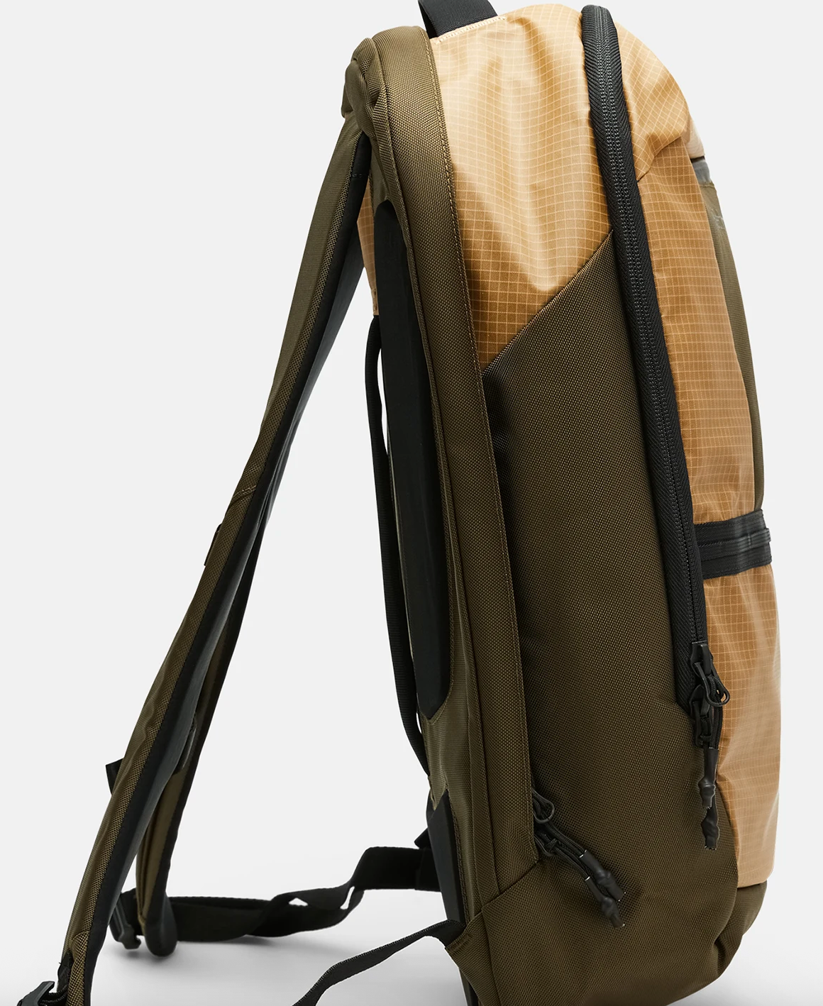 Peak Commuter Backpack Sand